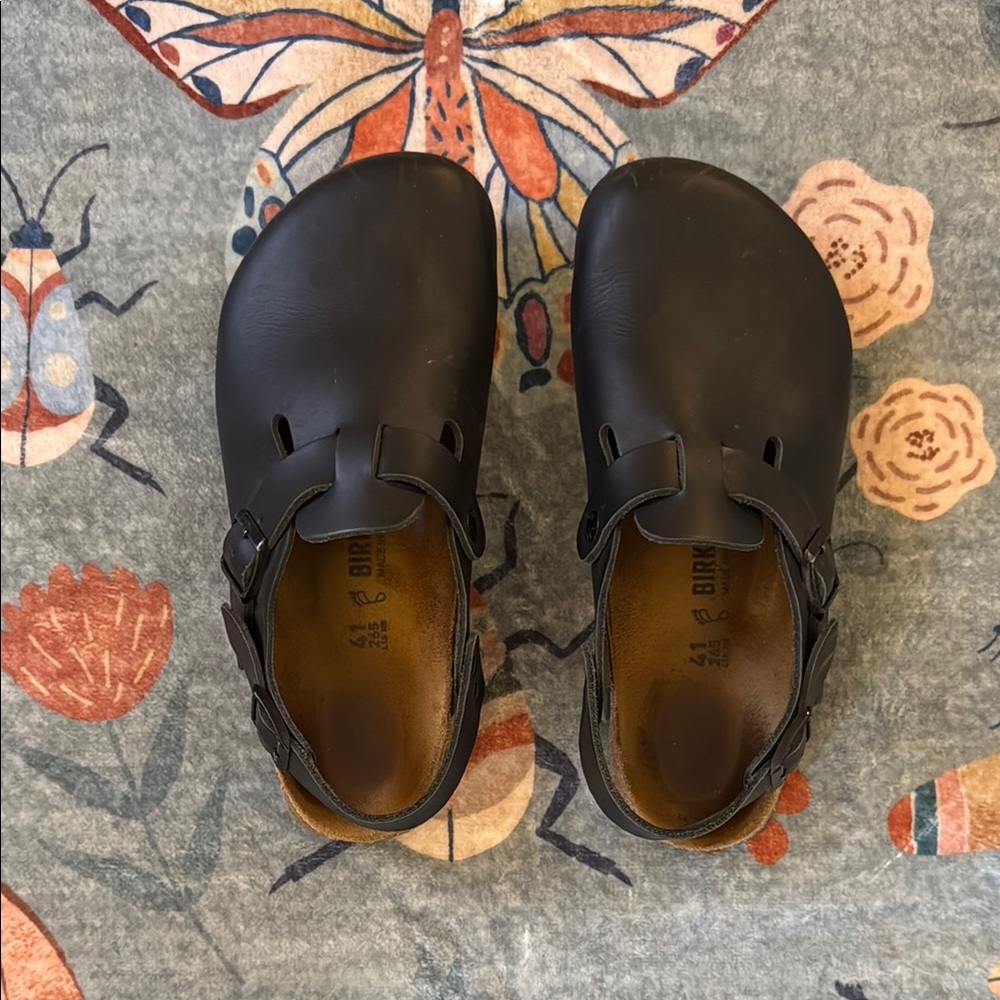 Birkenstock Men's Black Clogs